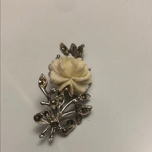 Coro Elegant Silver and Cream Floral Brooch/Pin